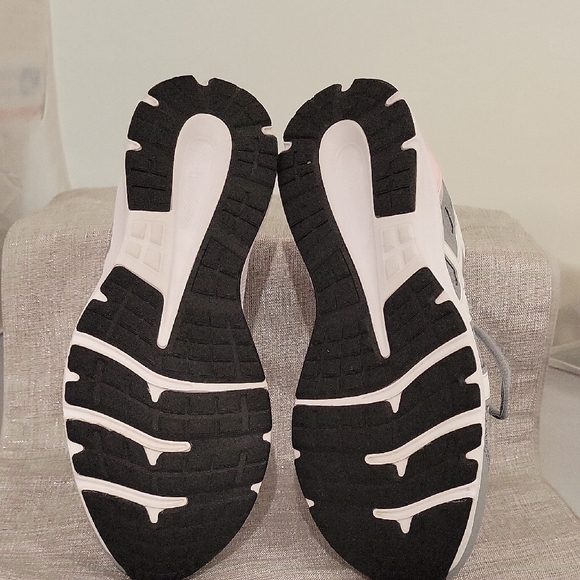 Asics Pink and Gray Athletic Shoes for Performance - Picture 3 of 5